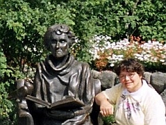 Alison and Stockholm statue180H